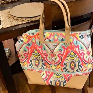 Stella and Dot travel bag with small makeup bag